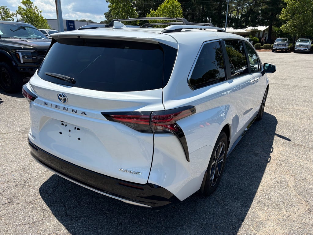 2025 Toyota Sienna Platinum