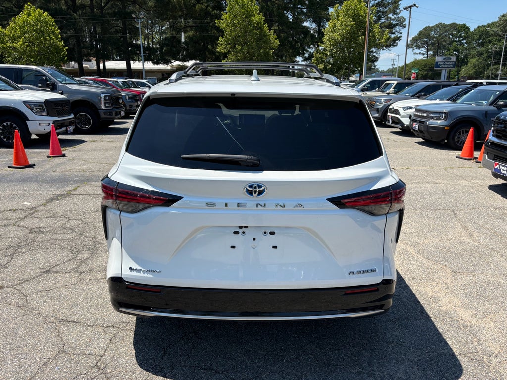 2025 Toyota Sienna Platinum