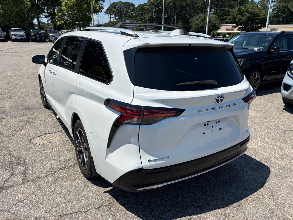2025 Toyota Sienna Platinum