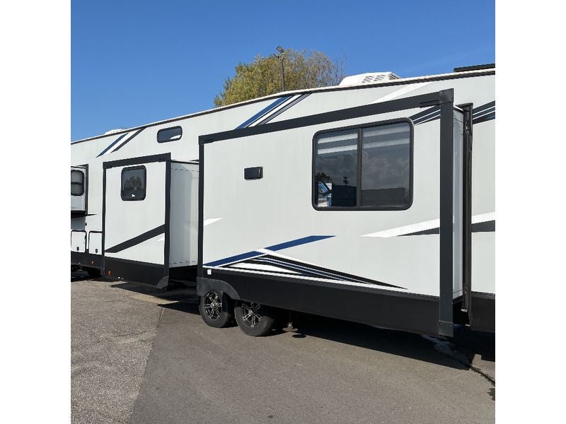 2022 Forest River Arctic Wolfe Base