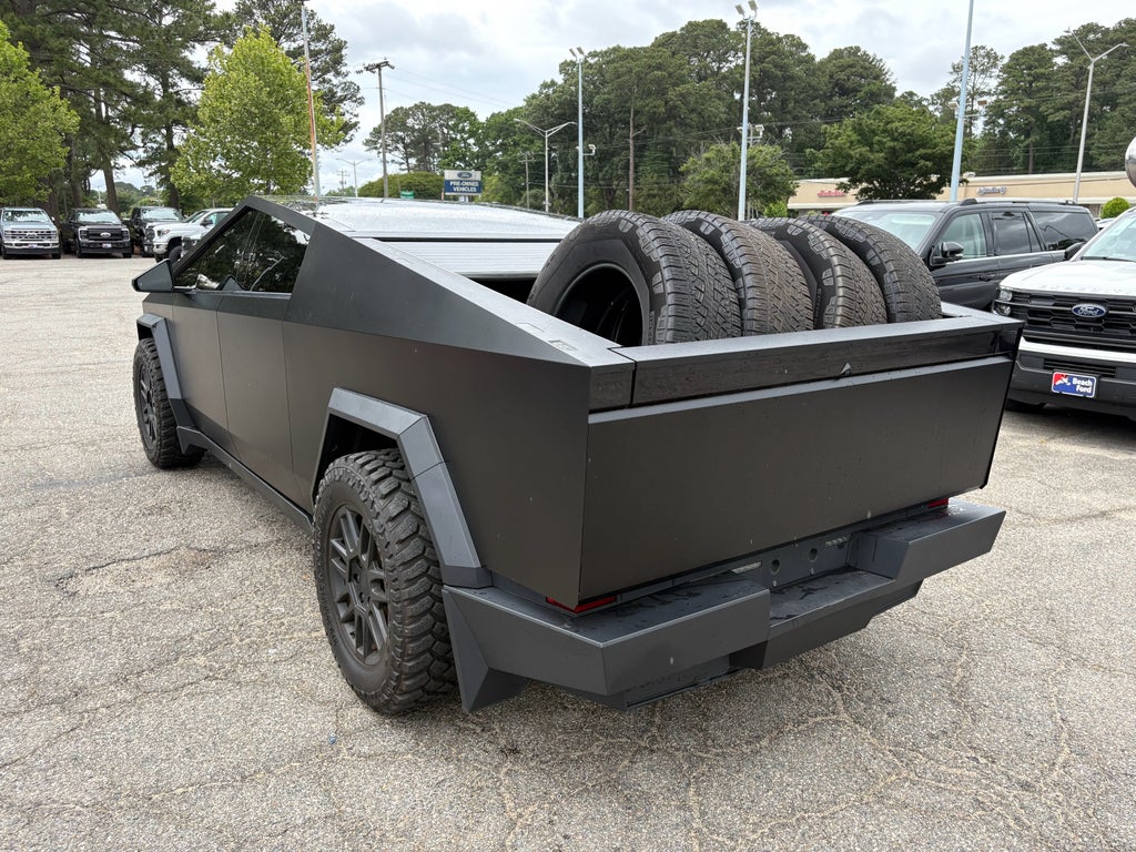 2025 Tesla Cybertruck Base