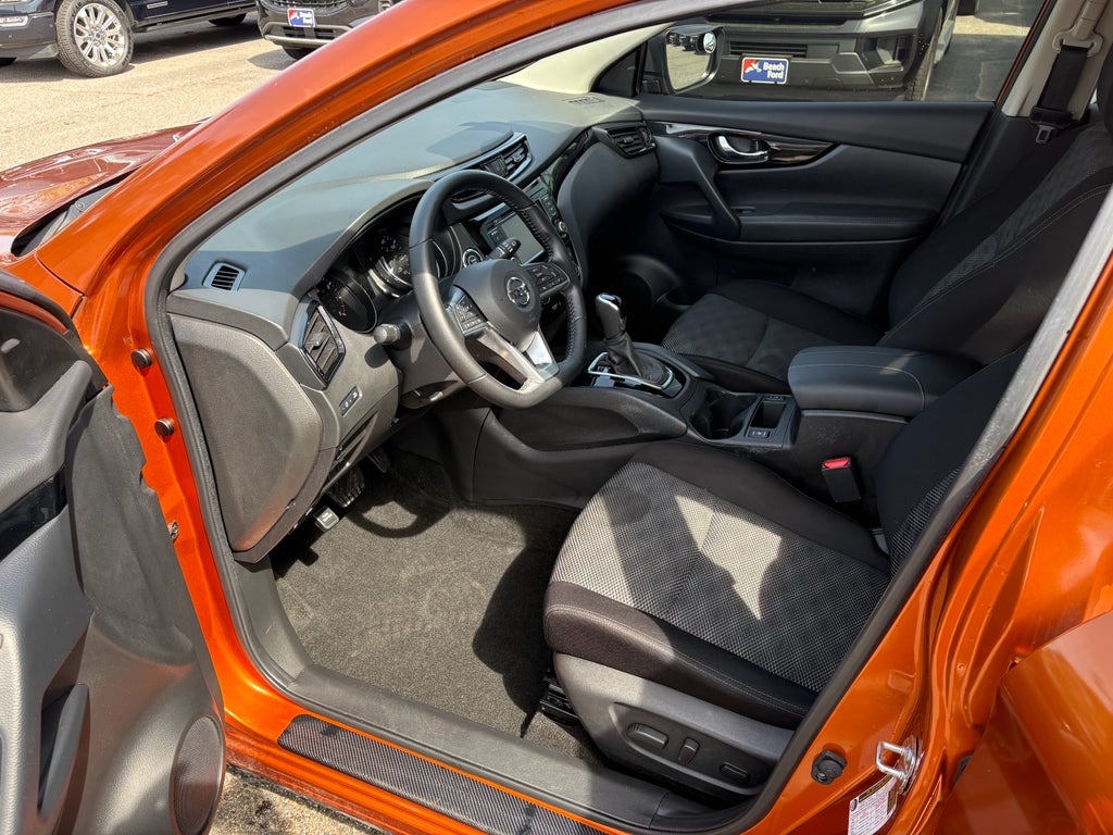 2022 Nissan Rogue Sport SV