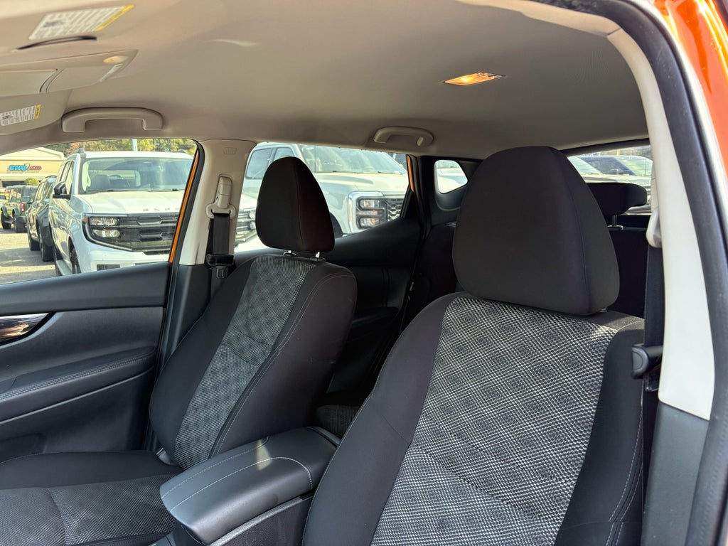 2022 Nissan Rogue Sport SV