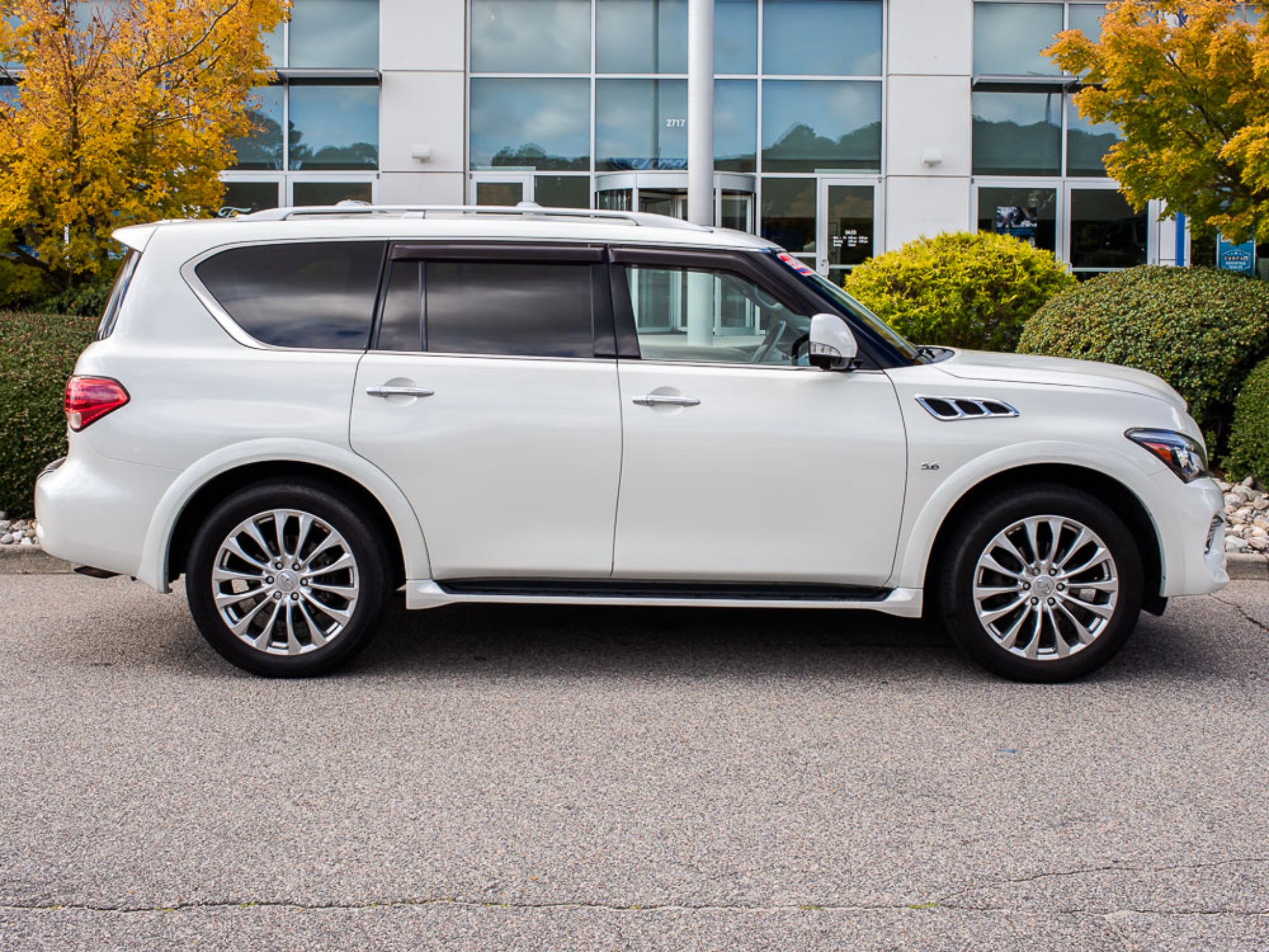 2015 INFINITI QX80 Base