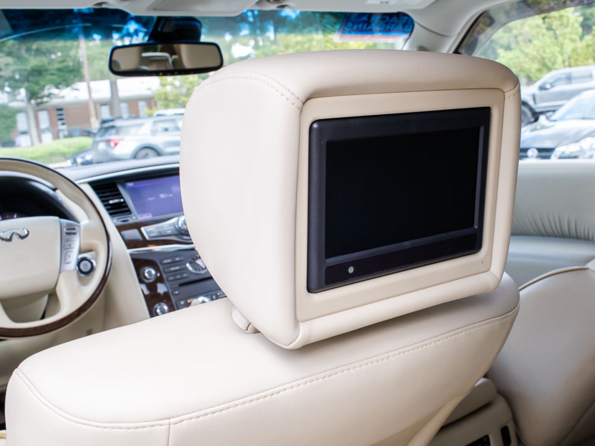 2015 INFINITI QX80 Base