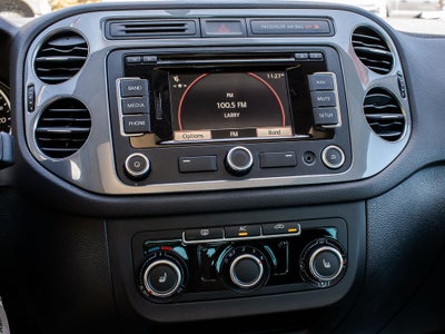 2012 Volkswagen Tiguan SE w/Sunroof & Nav