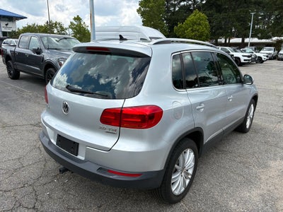 2012 Volkswagen Tiguan SE w/Sunroof & Nav