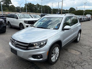 2012 Volkswagen Tiguan SE w/Sunroof &amp; Nav