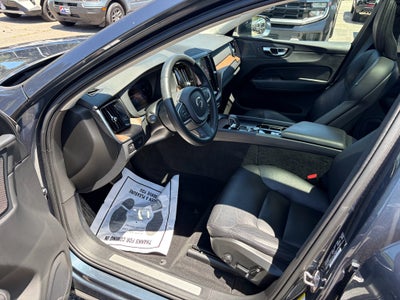 2022 Volvo XC60 Momentum