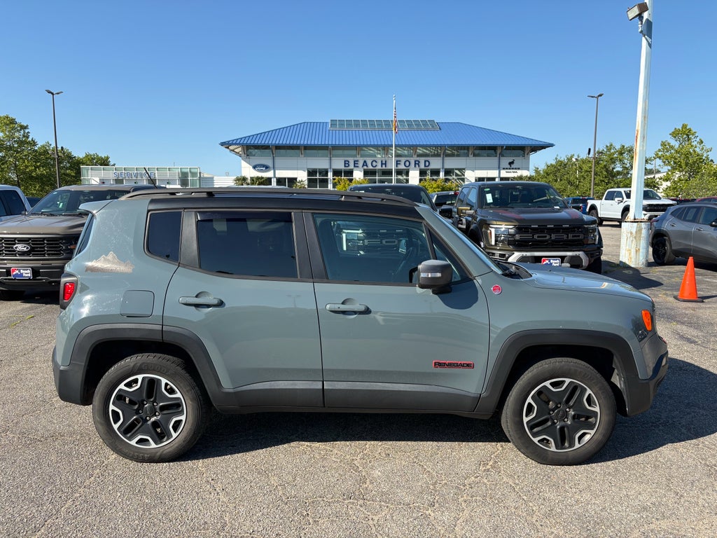 2016 Jeep Renegade Trailhawk