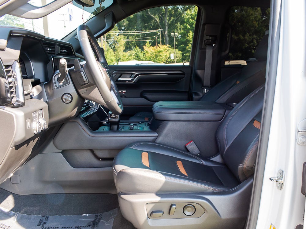 2023 GMC Sierra AT4